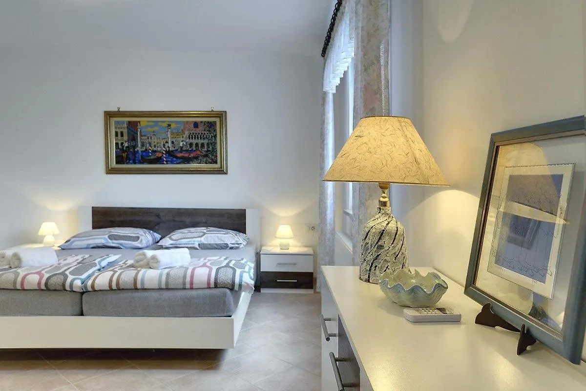 Villa Mima Banjole 0*,  Kroatien